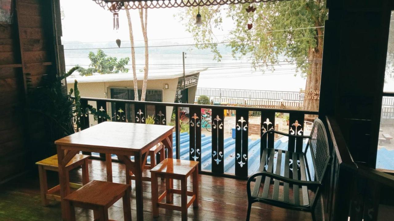 ไทยกันเอง ริมโขง Apartment Chiang Khan Exterior foto